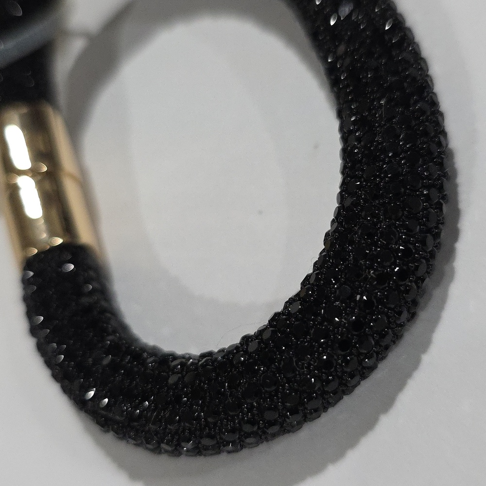 Black Crystal Bracelet w/ Gold Magnetic Clasp – Elegant Luxe Fashion Jewelry - Picture 5 of 8